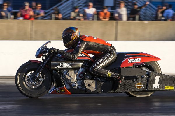 2016_NHRA_CHI_A_Hines-1