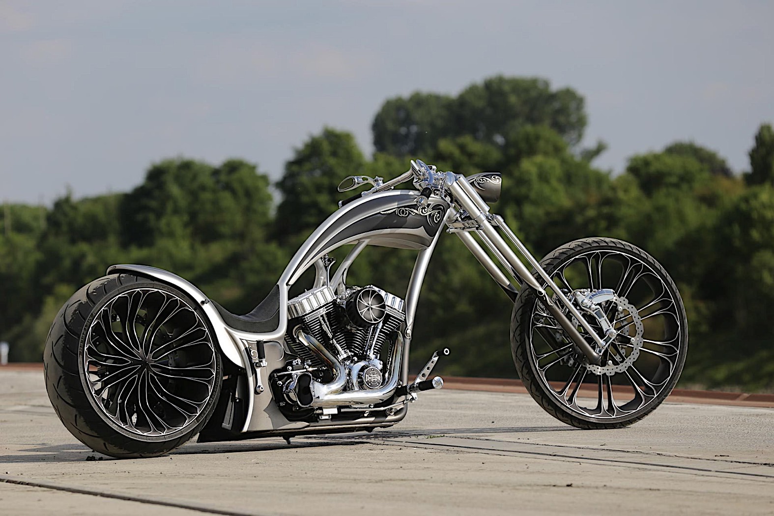 A Custom Electric Chopper? Take My Money! - autoevolution