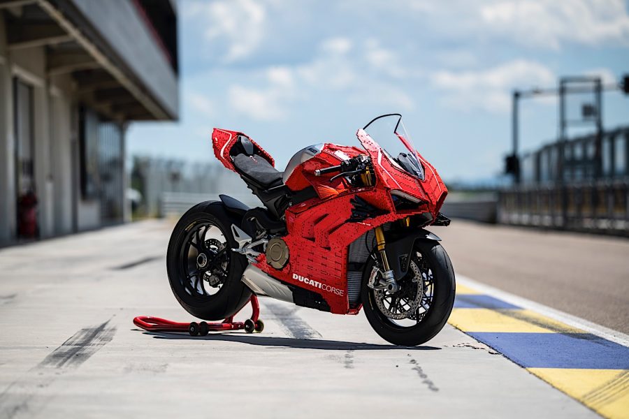 panigale v4 tyre size