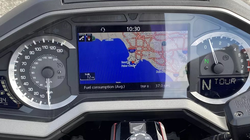 This Device Brings Android Auto and CarPlay to Any Motorcycle -  autoevolution