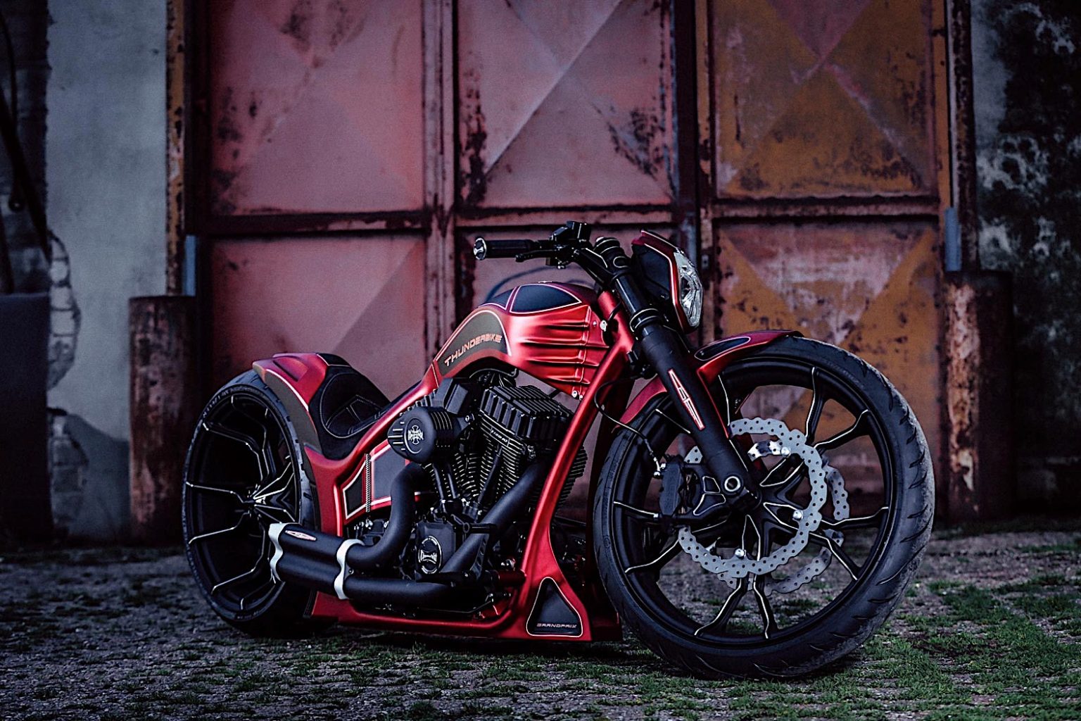 Racing Red Harley-Davidson Grand Prix Pushes the Outerlimit to the ...