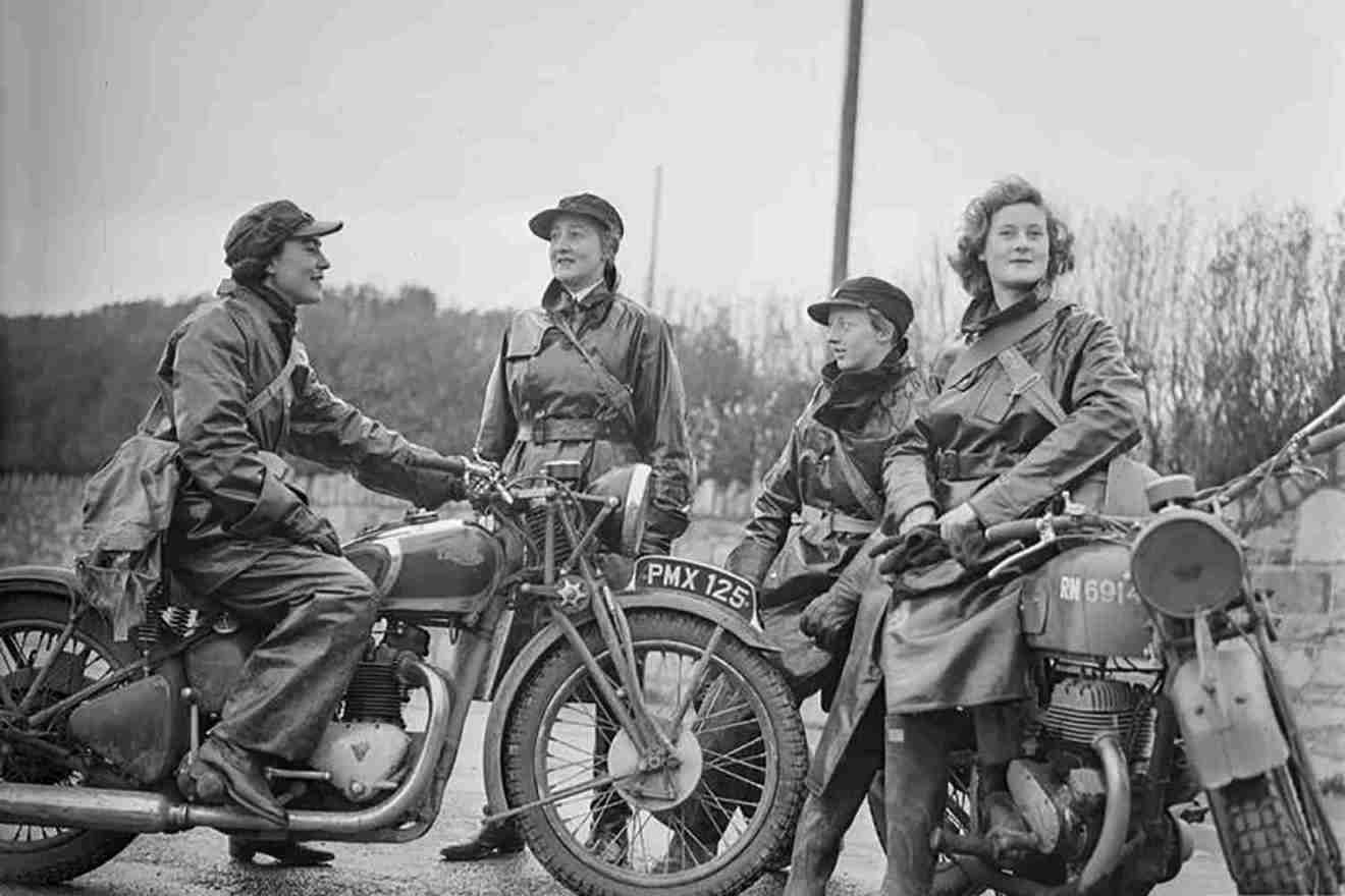 The Flying Wrens: Sisterhood of Motorcycling Heroes — Bikernet Blog ...